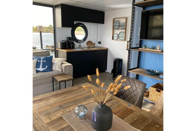Hausboot Fjord Ankerplatz Mit Biosauna In Schleswig Ngoại thất bức ảnh