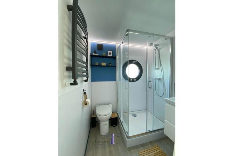 Hausboot Fjord Ankerplatz Mit Biosauna In Schleswig Ngoại thất bức ảnh
